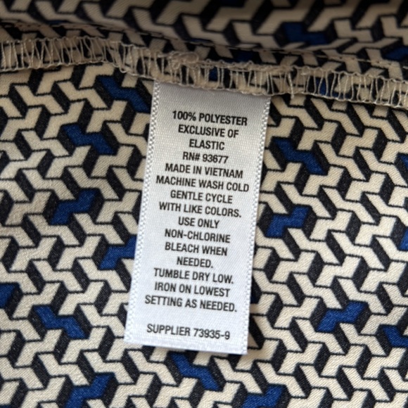 Worthington Escher Geometric Print, V Neck, Short Sleeve Button Down Blouse. - Picture 4 of 4